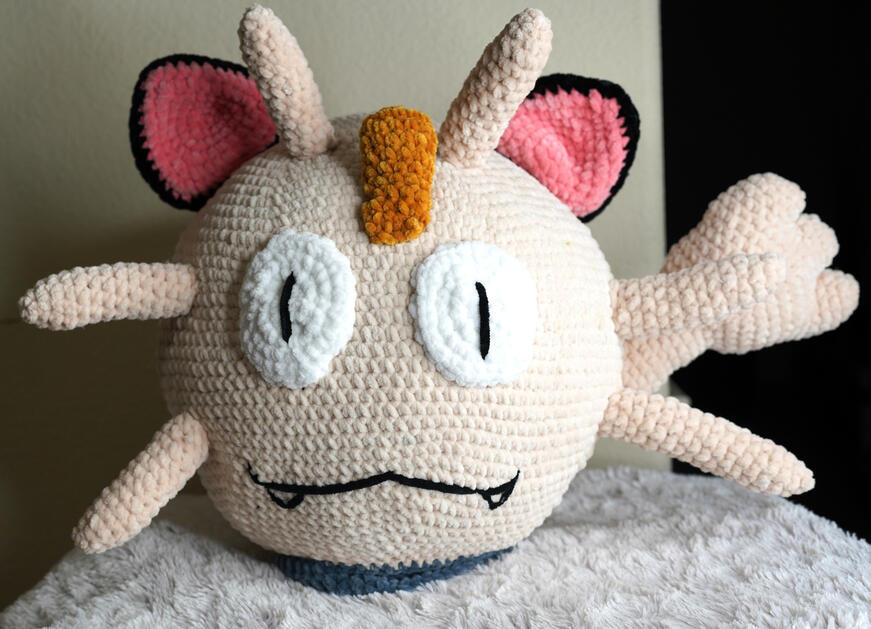 Meowth Balloon